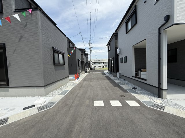 リーブルガーデン堺市東区大美野6期の前面道路含む現地写真
