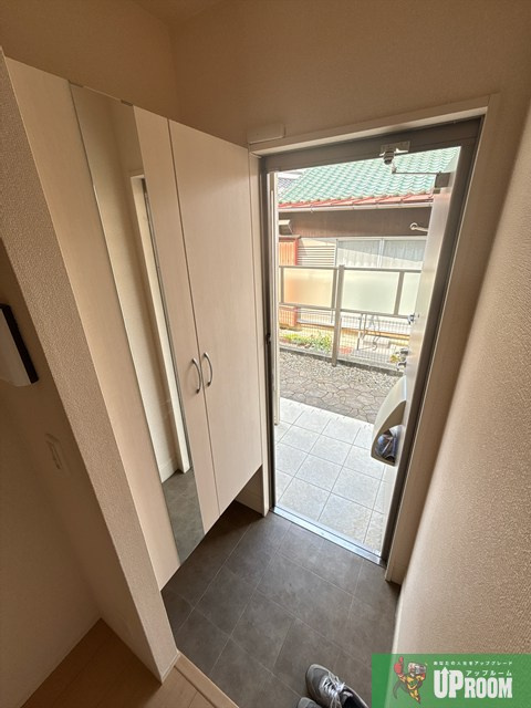 メゾンオクターヴの玄関
