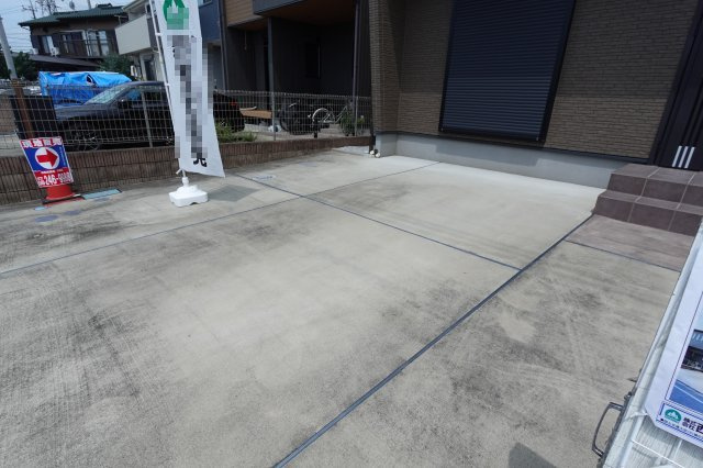川越市石田４LDK中古戸建の駐車場