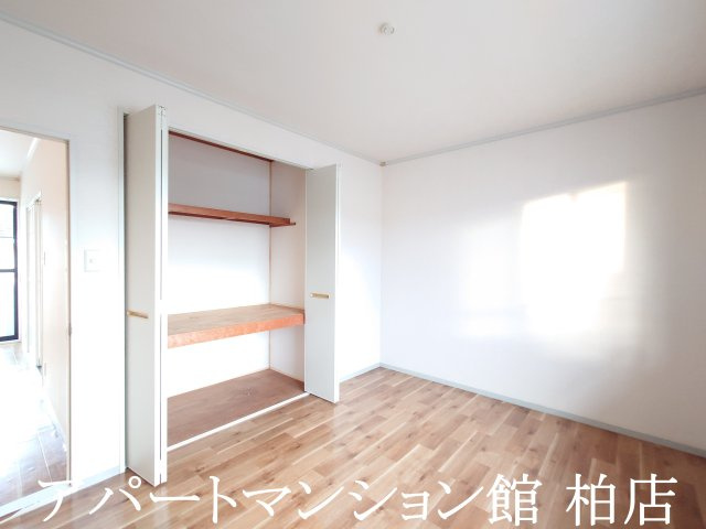 ジョイフローリッシュの洋室