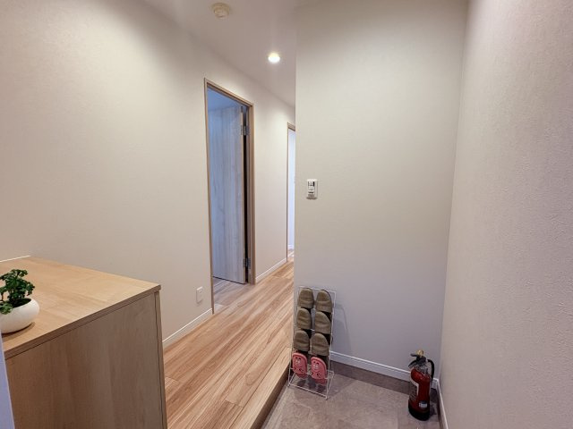 ライオンズマンション泊の玄関