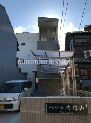 プレジール帝塚山のエントランス