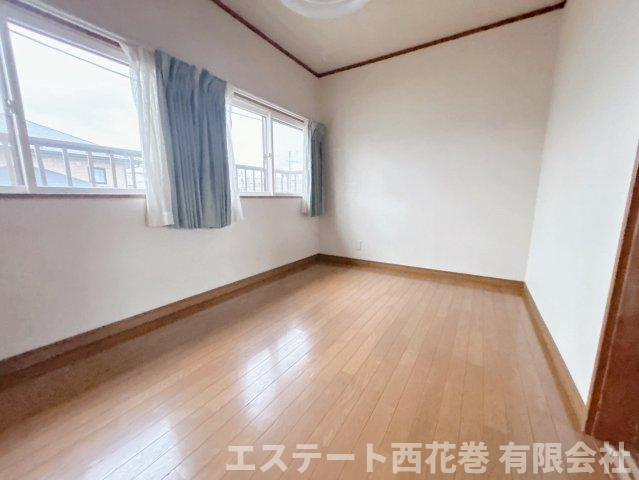 花巻市二枚橋町大通り１丁目のアパートの洋室