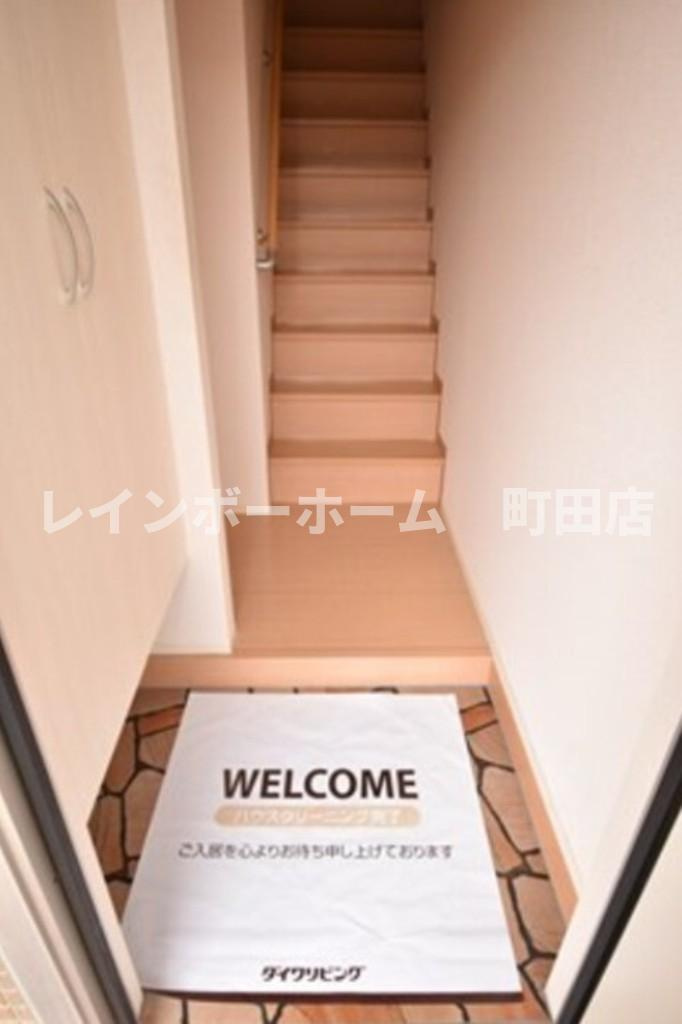 ヒルメゾン イースト※初期費用分割あと払いサービス利用可能物件の玄関