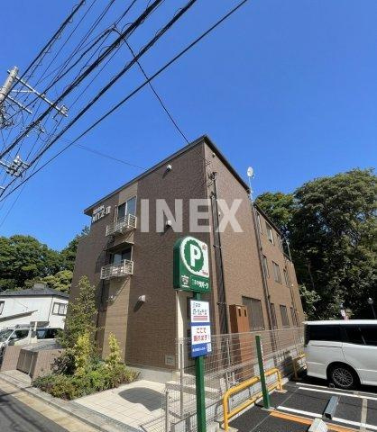 横浜市神奈川区三ツ沢上町のアパートの外観