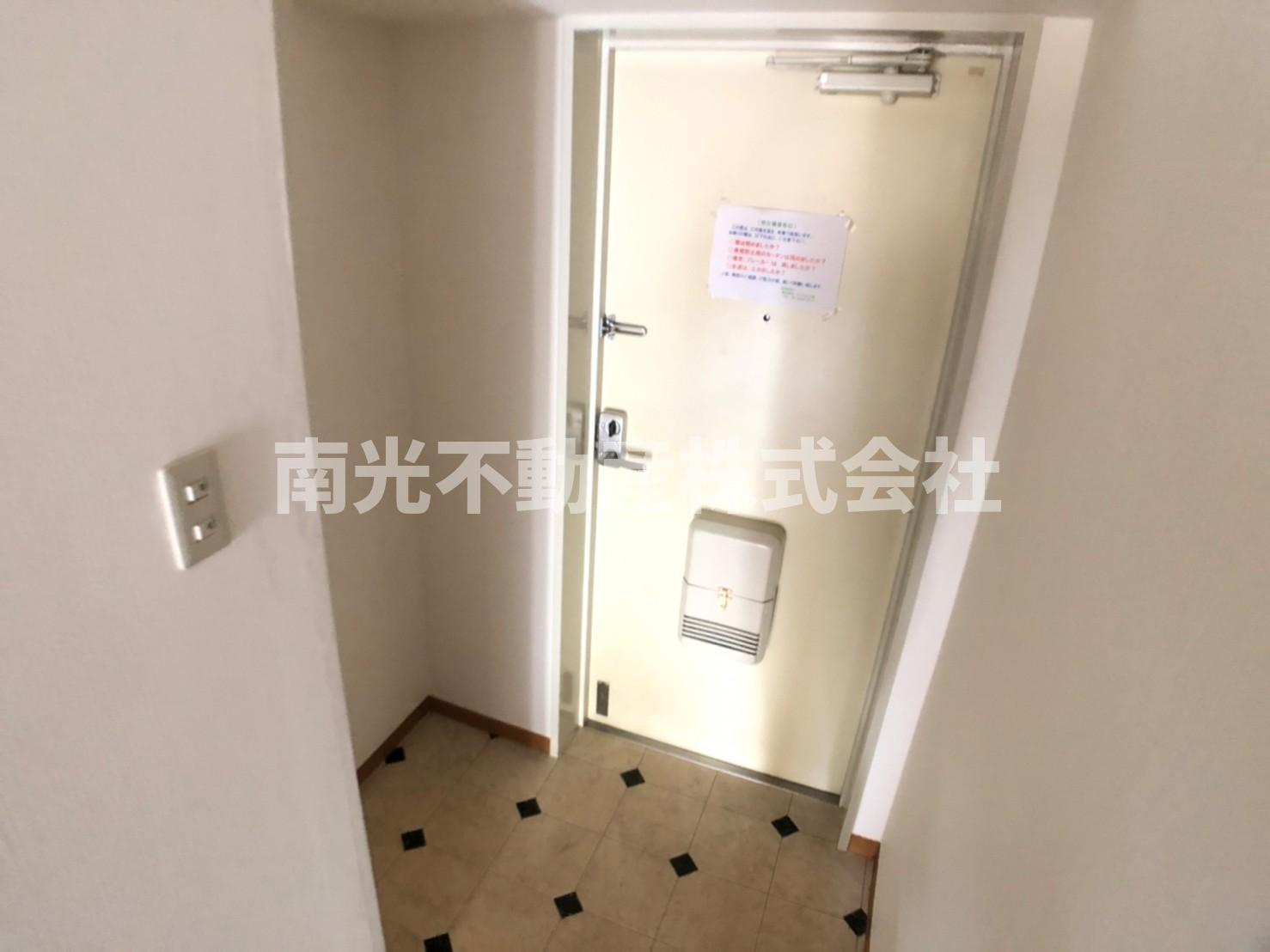レジェーロ永和の玄関