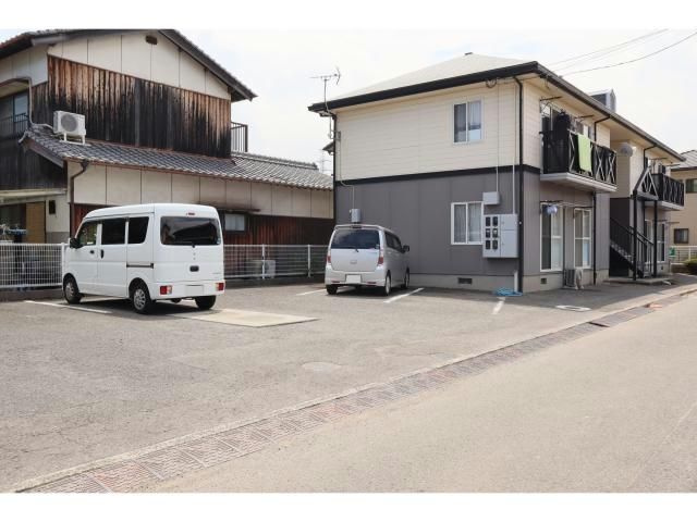 ベルメゾン松本Ｂ棟の駐車場