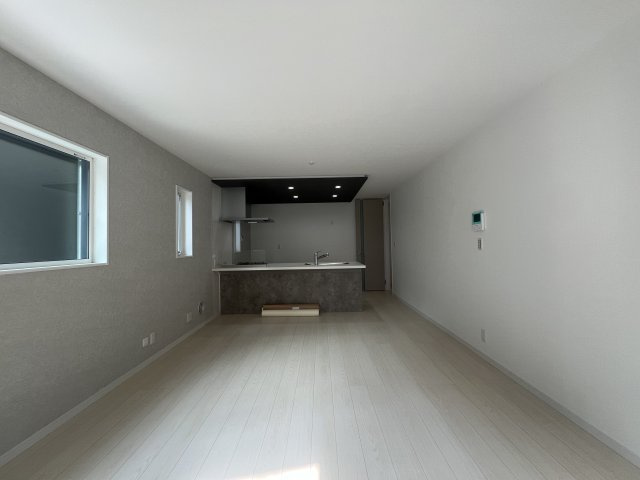 屋上バルコニー付◎家族で紡ぐ穏やかなプライベート空間♪好きな棟を選べるのは今だけ！な【戸塚区上矢部町新築戸建】の居間・リビング|使いやすい居間です