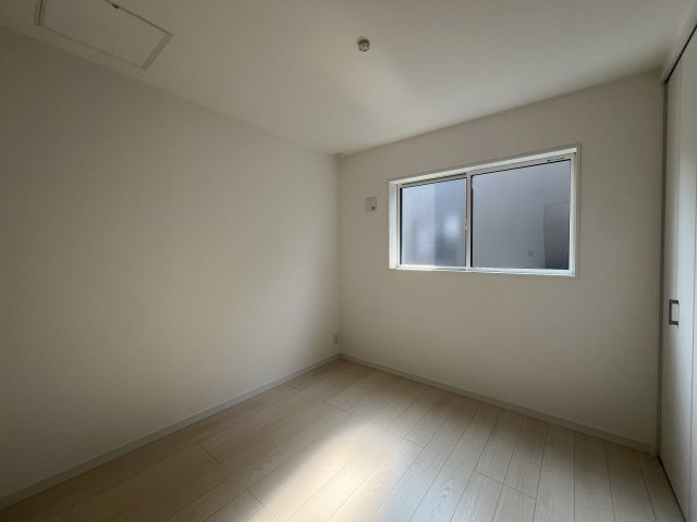 屋上バルコニー付◎家族で紡ぐ穏やかなプライベート空間♪好きな棟を選べるのは今だけ！な【戸塚区上矢部町新築戸建】の洋室|ゆったりした洋室です