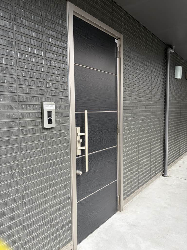 ルミナス コートの玄関