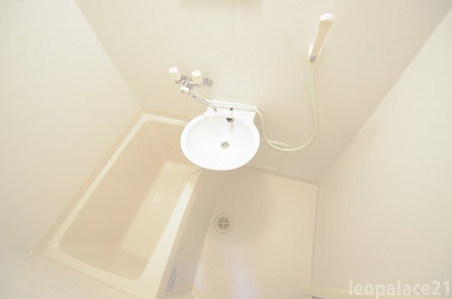 レオパレスＩＹＯの浴室|備品や設備仕様は号室等により異なります現地をご確認下さい。　