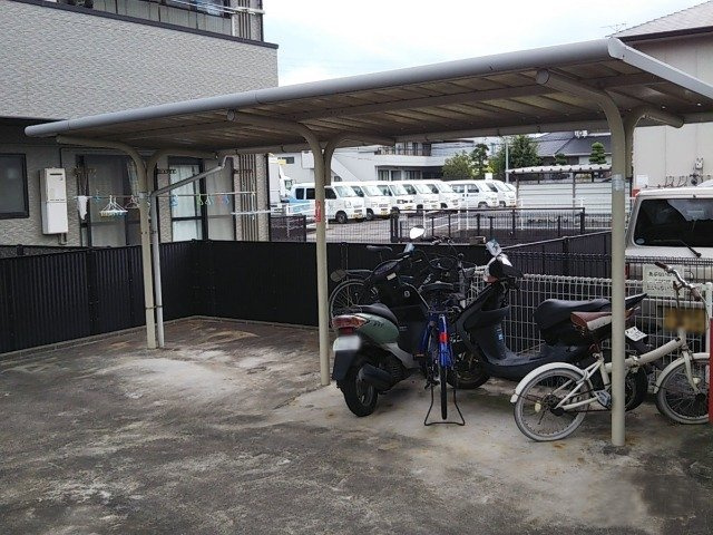 レオパレスとよしまのその他