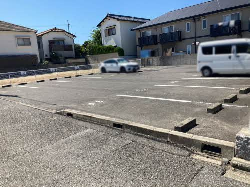サンガーデンひあさ Ａ棟の駐車場