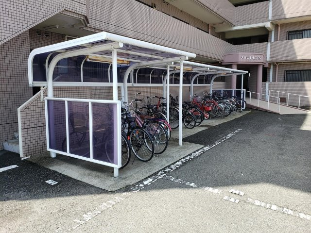 メゾンいしづちのエントランス