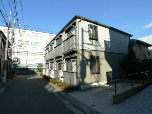 全室シャッター付の建物です。