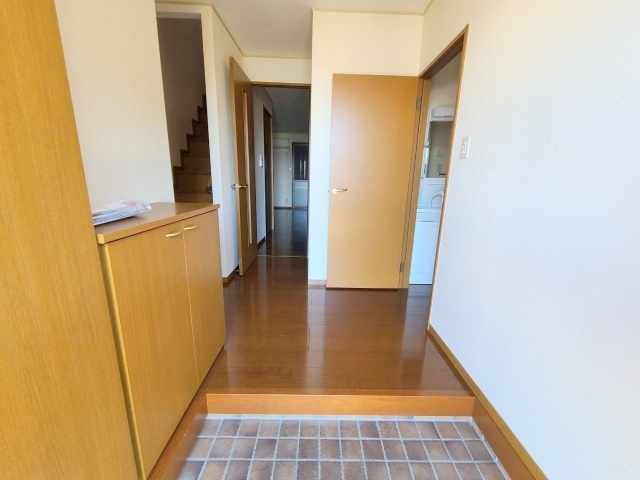 ヴィラ東生駒の玄関