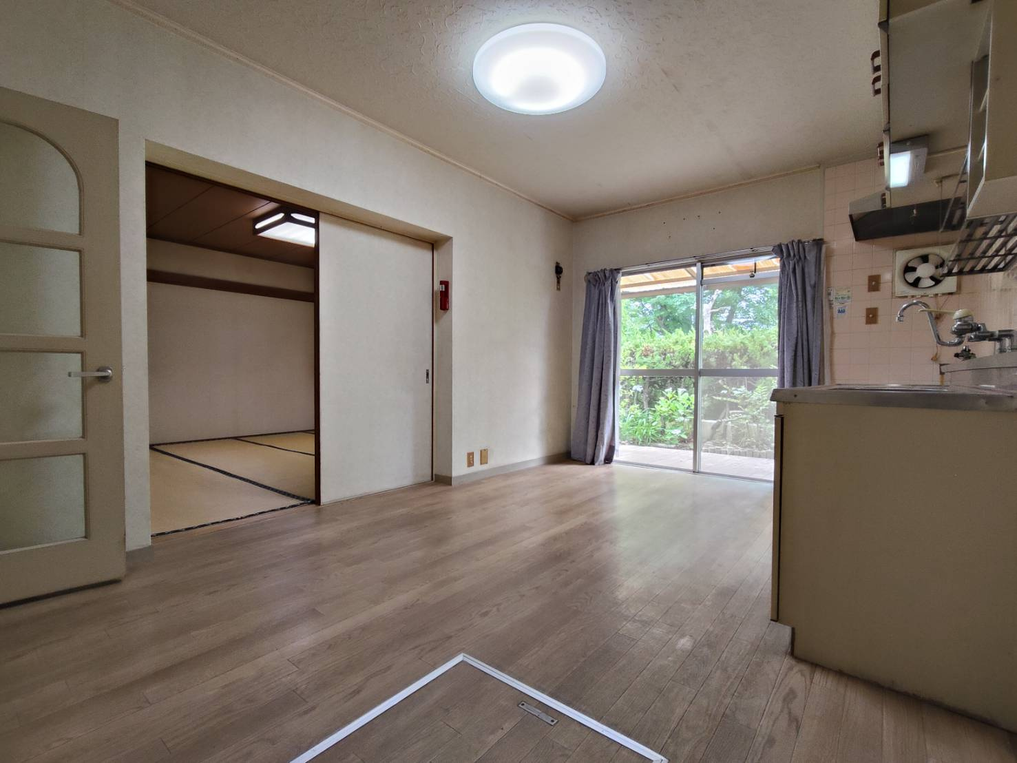 泉北赤坂台B住宅16号棟(メゾネット1～2F)の居間・リビング