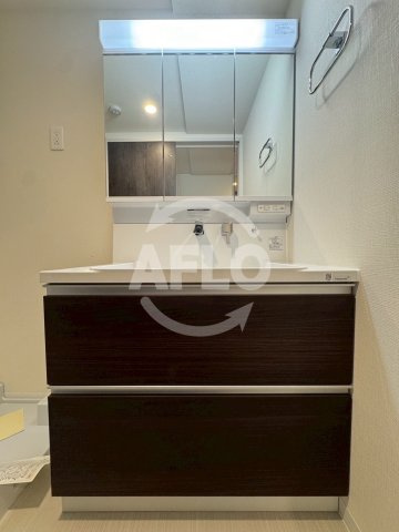 ルクス エテルナ 江戸堀の独立洗面台|ルクス エテルナ 江戸堀　独立洗面台