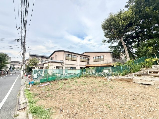 杉並区上井草2丁目　新築戸建　全2棟の外観|2026.07.27撮影

現地ご見学希望・資料請求などお気軽にお問い合わせ下さい！
03-5990-5201