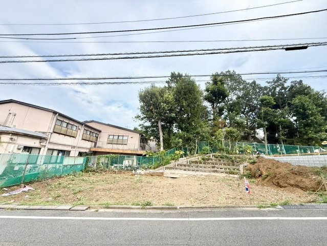 杉並区上井草2丁目　新築戸建　全2棟の外観|2026.07.27撮影

現地ご見学希望・資料請求などお気軽にお問い合わせ下さい！
03-5990-5201