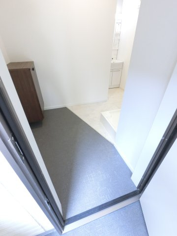 グランダ千葉の玄関