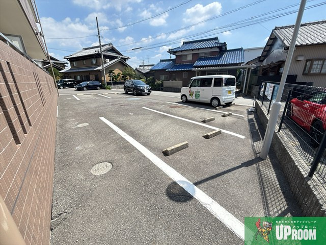 ALESSIAの駐車場