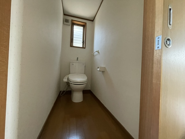 築山新町　中古戸建のトイレ|清潔感のあるトイレです