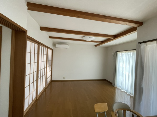 築山新町　中古戸建の居間・リビング