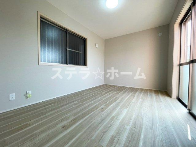 鳥飼西4 中古戸建の洋室|きれいな洋室です