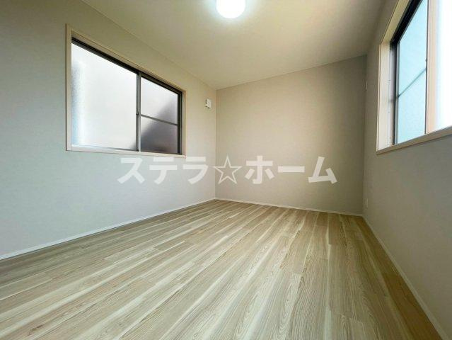 鳥飼西4 中古戸建の洋室|使い勝手のいい洋室です