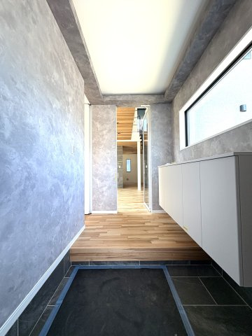 Designers House鎌倉ー69坪超のゆったりとした敷地の玄関