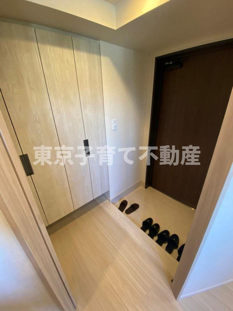 グランレスト文京茗荷谷の玄関