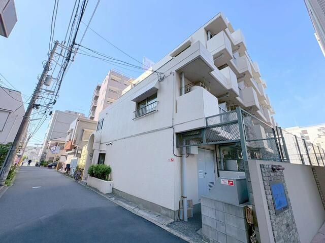 メゾンサンルーツの外観