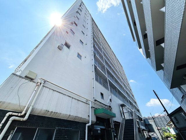 周辺に飲食店も多く、ホームセンターもある◎星川駅までも歩ける◎名前もチュロスみたいで可愛い♪てことは住む人も可愛い（？）『シュロス星川』リフォーム