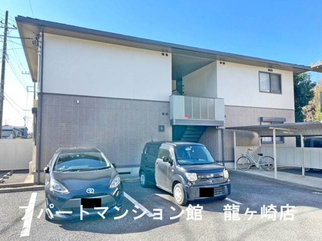 サンガーデンAの駐車場