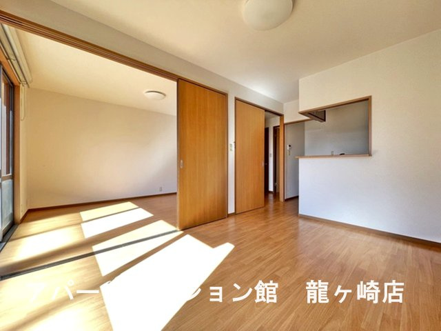 サンガーデンAの居間・リビング