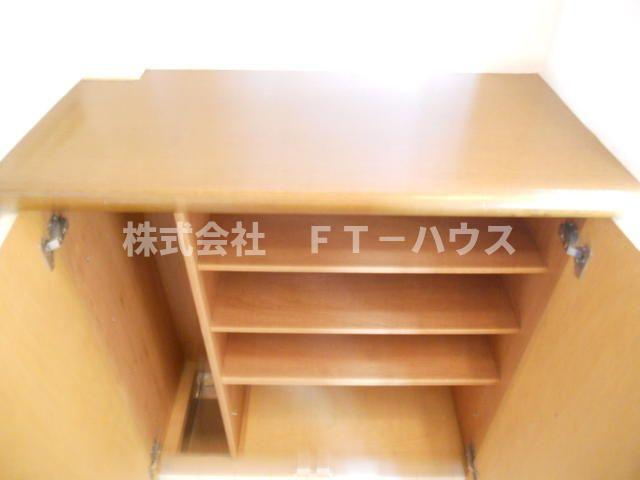市川ニューハイツの玄関