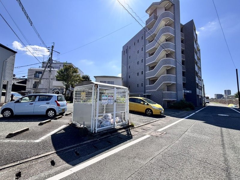 HAO新屋敷の駐車場