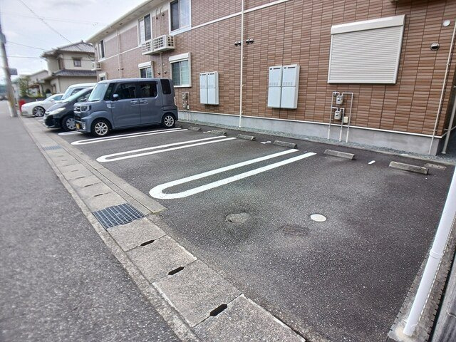 ベル池ノ下の駐車場