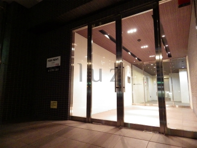 ラグジュアリーアパートメント横浜黄金町のエントランス