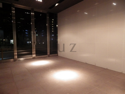ラグジュアリーアパートメント横浜黄金町のエントランス