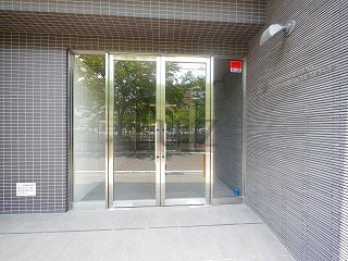 ラグジュアリーアパートメント横浜黄金町のエントランス