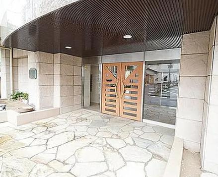 ルイシャトレ船橋本町のエントランス
