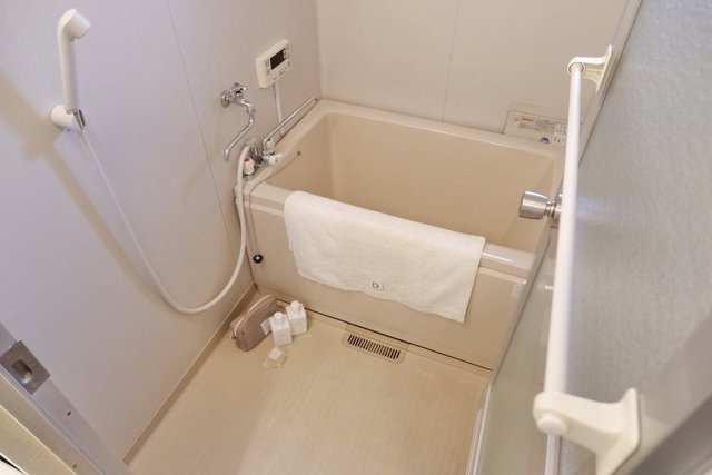 コートヴィレッジの浴室|他住戸の写真。家具・雑貨等は撮影用に設置されたものです。