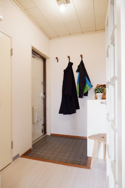 コートヴィレッジの玄関|他住戸の写真。家具・雑貨等は撮影用に設置されたものです。