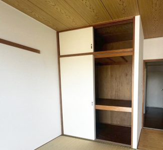 【収納】 | パークコートZAMA | 和室には収納がついています※クリーニング前の写真です