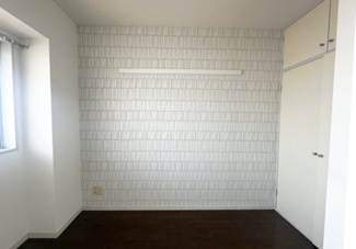 【寝室】 | パークコートZAMA | クローゼット付の4畳の居室※クリーニング前の写真です