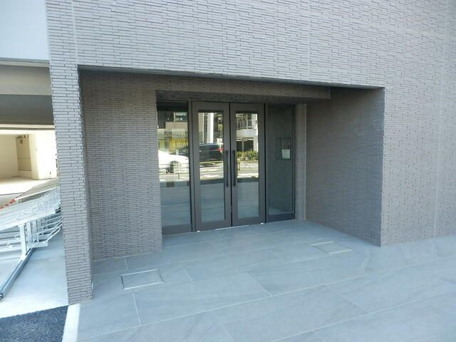 ユリカロゼ東向島のエントランス