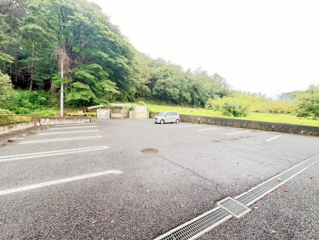カーサ　モレラの駐車場|高崎、前橋のお部屋探しはエンドスケープまで！お客様の理想お聞かせ下さい♪