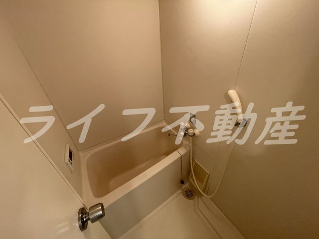 ツカサロイヤルハイツ瓢箪山の浴室|コンパクトで使いやすいお風呂です
